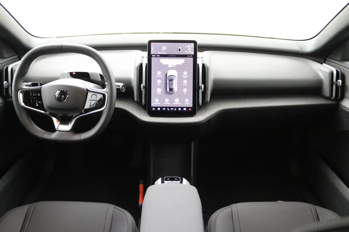 P5 Long Range Plus Black Edition Europa 69 kWh | Elektrisch Verstelbare Soelen | Op Voorraad | Harman/Kardon | Stoelverwarming |