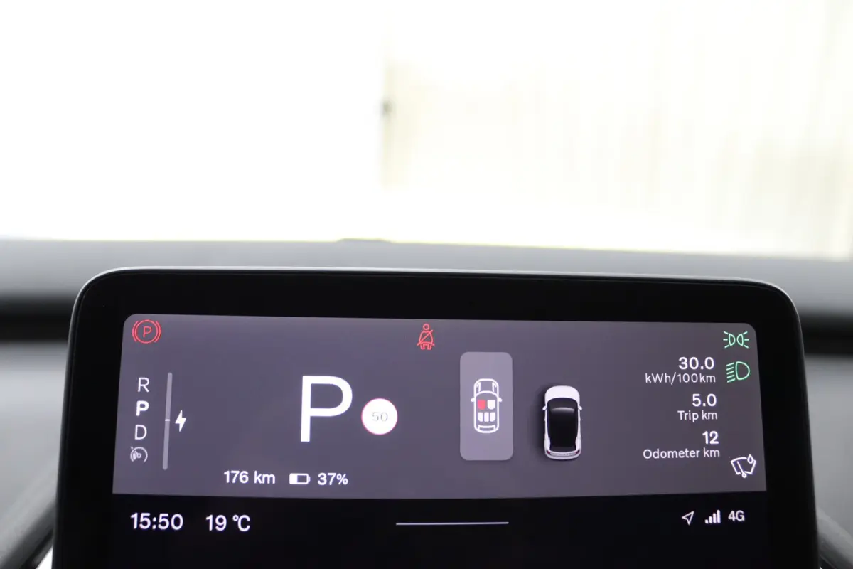 P5 Long Range Plus Black Edition Europa 69 kWh | Elektrisch Verstelbare Soelen | Op Voorraad | Harman/Kardon | Stoelverwarming |