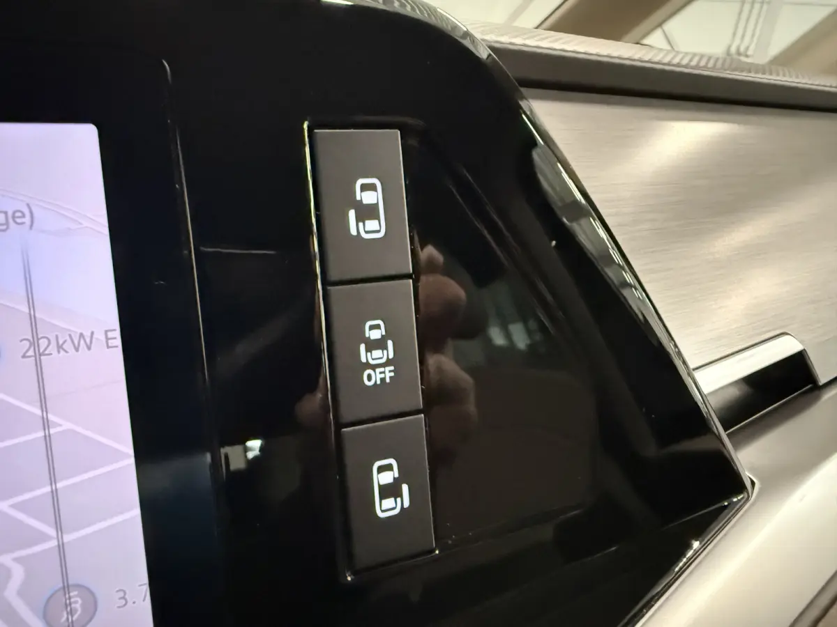 1.4 eHybrid L2 Life 7p. MASSAGE/TREKHAAK/ACC/ADAPTIVE-ONDERSTEL/H&K/SOH 94%/HEAD-UP/LEER-ALCANTARA/SFEER/IQ-LIGHT/CAMERA/ELECTR.SCHUIFDEUREN/PDC+AUT.PARKEREN/EL.A.KLEP/UNIEK SLECHTS 34.000KM