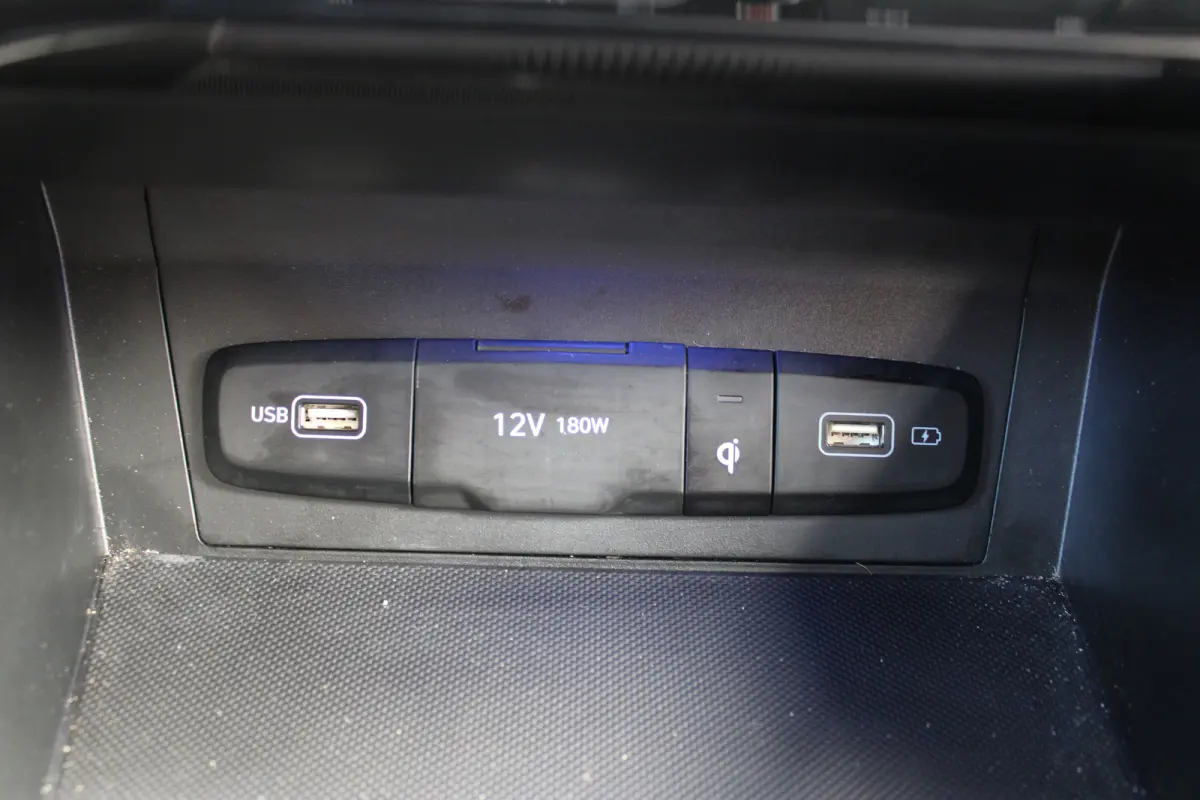 1.6 T-GDI HEV Comfort | Achteruitrijcamera | Audio installatie | Buitenspiegels elektrisch inklapbaar