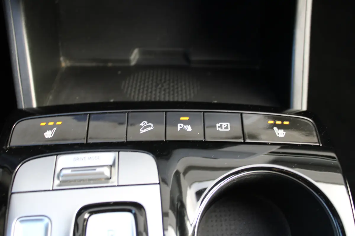 1.6 T-GDI HEV Comfort | Achteruitrijcamera | Audio installatie | Buitenspiegels elektrisch inklapbaar