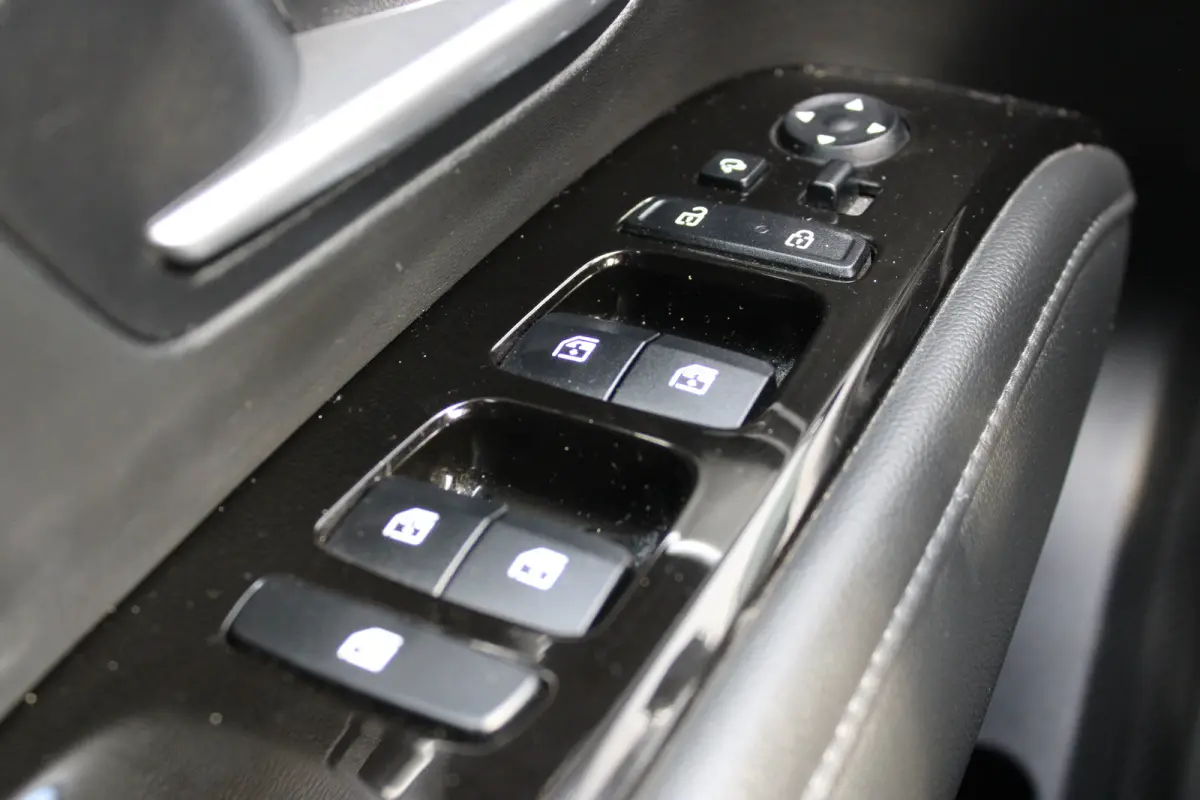 1.6 T-GDI HEV Comfort | Achteruitrijcamera | Audio installatie | Buitenspiegels elektrisch inklapbaar