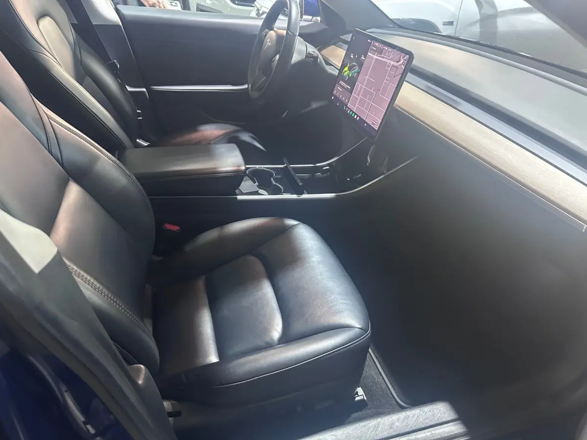 Long Range AWD 75 kWh