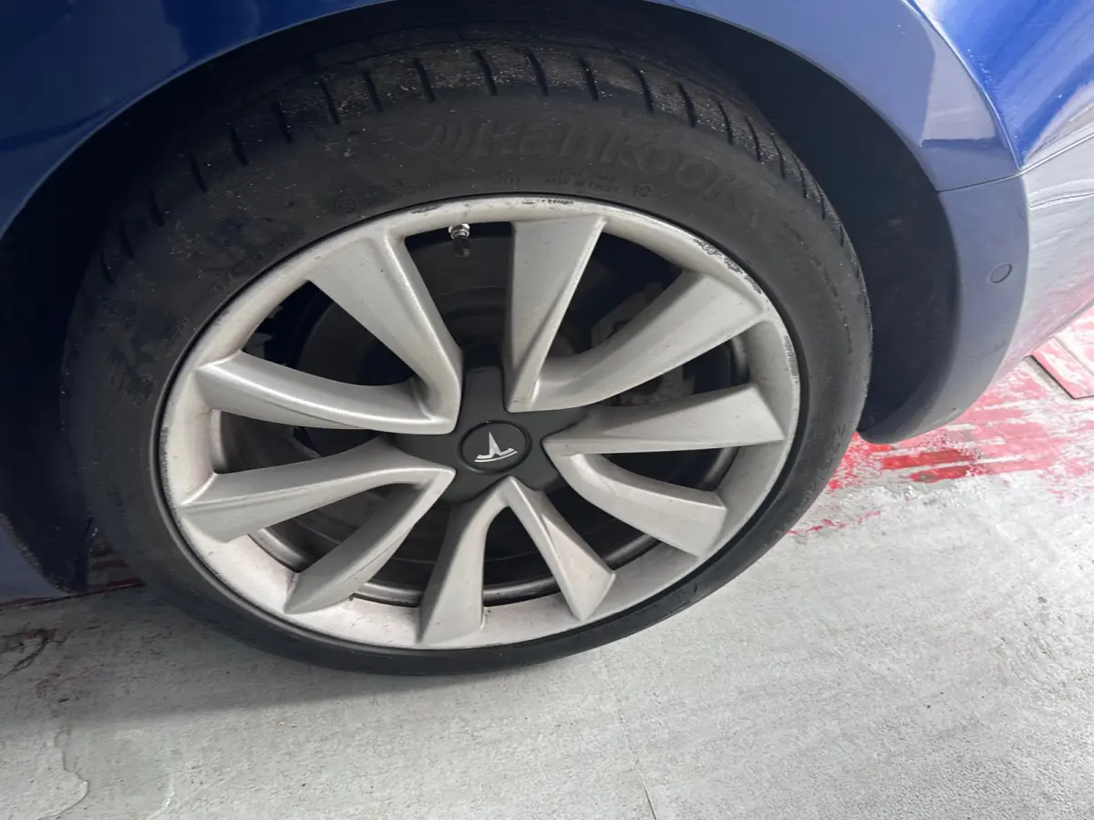 Long Range AWD 75 kWh