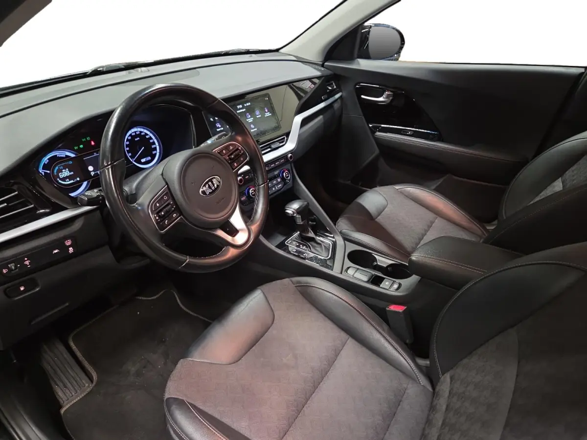 1.6i Hybrid DynamicLine | 1e Eigenaar | Automaat | Camera | Carplay | navigatie | Cruise Control Adaptief | 12 Maanden BOVAG Garantie |