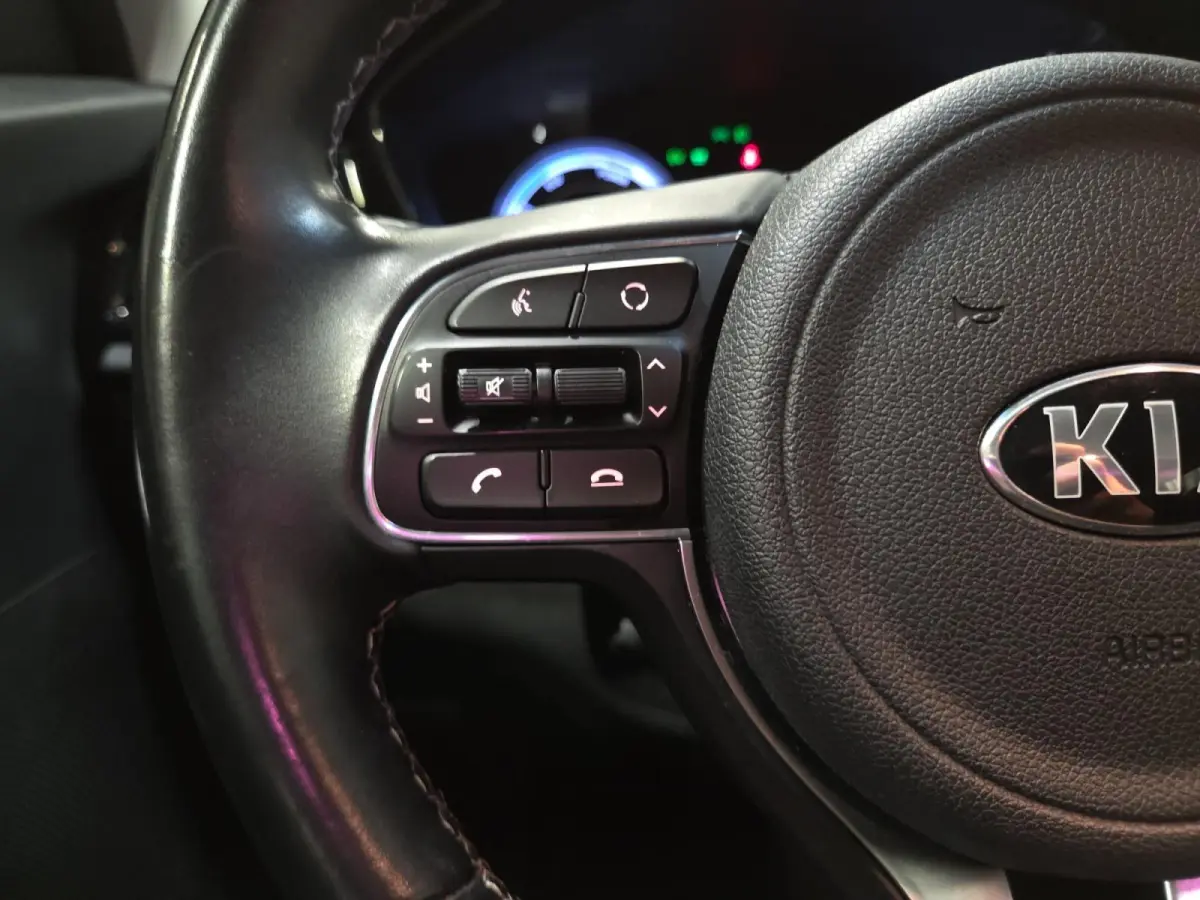 1.6i Hybrid DynamicLine | 1e Eigenaar | Automaat | Camera | Carplay | navigatie | Cruise Control Adaptief | 12 Maanden BOVAG Garantie |