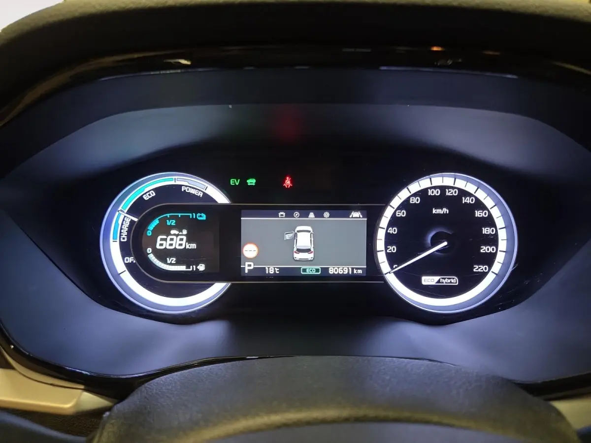 1.6i Hybrid DynamicLine | 1e Eigenaar | Automaat | Camera | Carplay | navigatie | Cruise Control Adaptief | 12 Maanden BOVAG Garantie |