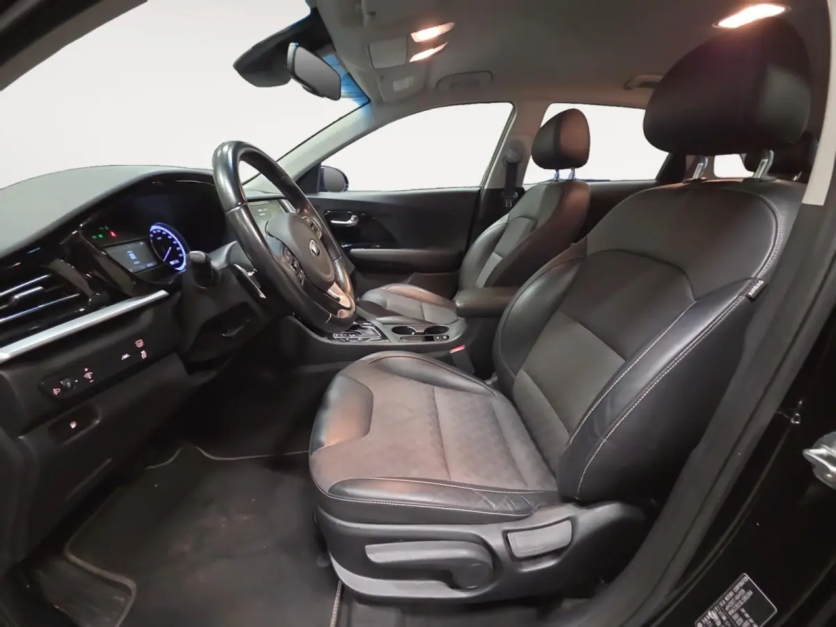1.6i Hybrid DynamicLine | 1e Eigenaar | Automaat | Camera | Carplay | navigatie | Cruise Control Adaptief | 12 Maanden BOVAG Garantie |