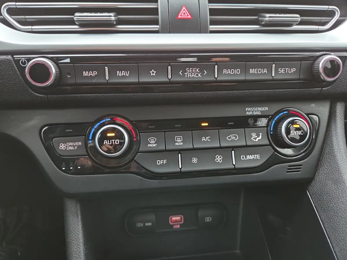1.6i Hybrid DynamicLine | 1e Eigenaar | Automaat | Camera | Carplay | navigatie | Cruise Control Adaptief | 12 Maanden BOVAG Garantie |