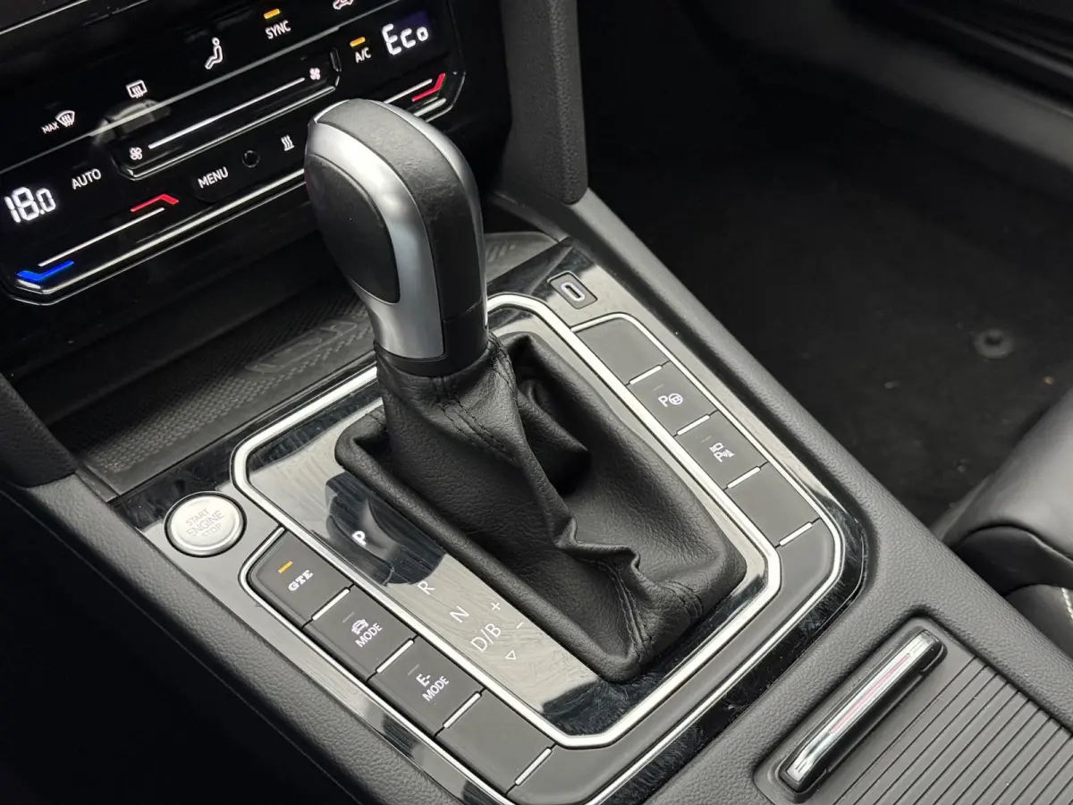 1.4 TSI PHEV GTE Business Pano| Head up