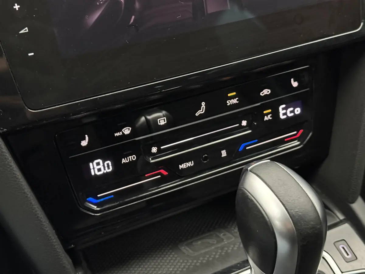 1.4 TSI PHEV GTE Business Pano| Head up