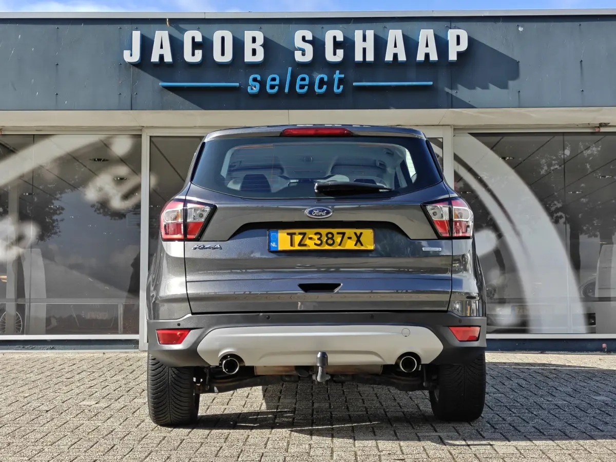 1.5 EcoBoost Titanium / Keyless / Trekhaak (2000kg) / Navi / Carplay
