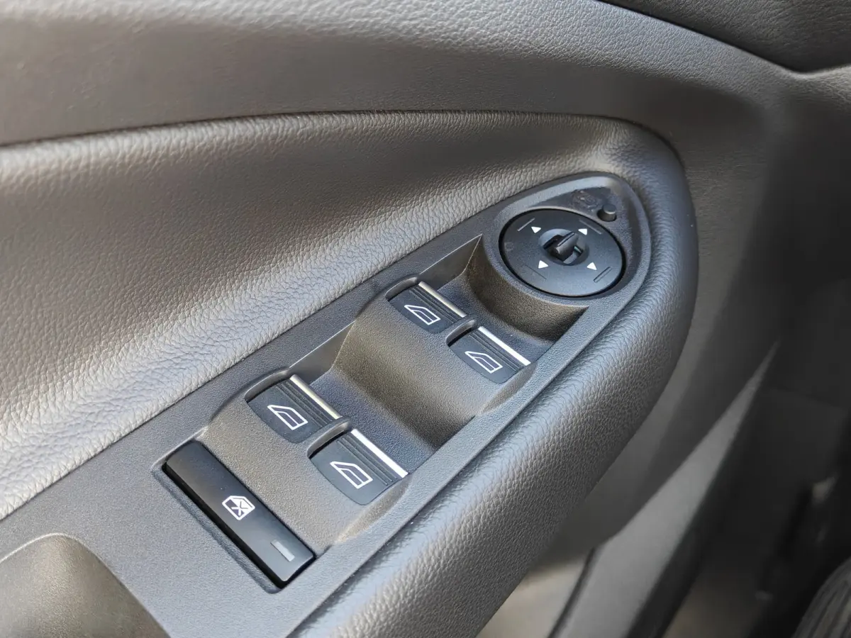 1.5 EcoBoost Titanium / Keyless / Trekhaak (2000kg) / Navi / Carplay