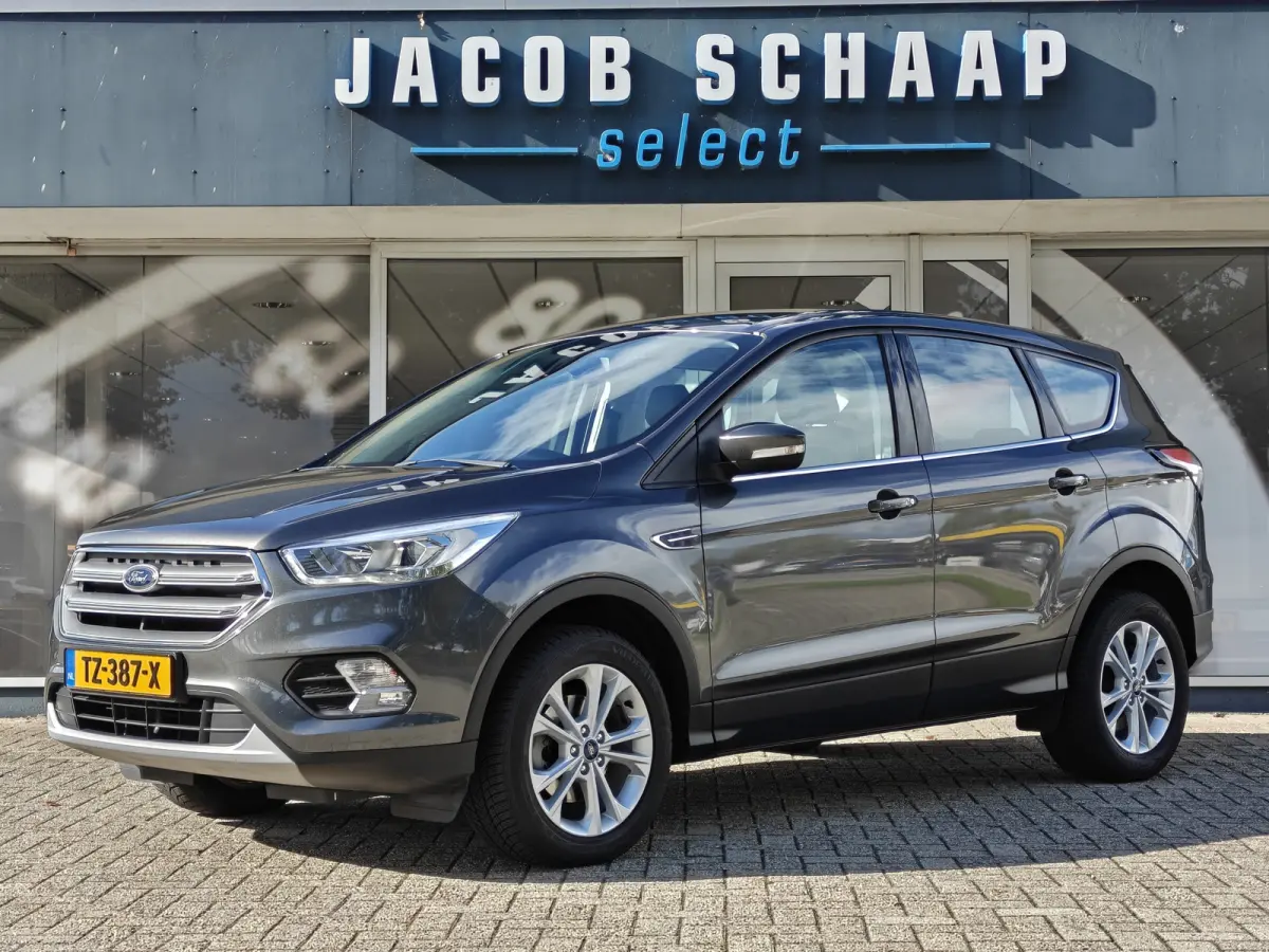 1.5 EcoBoost Titanium / Keyless / Trekhaak (2000kg) / Navi / Carplay