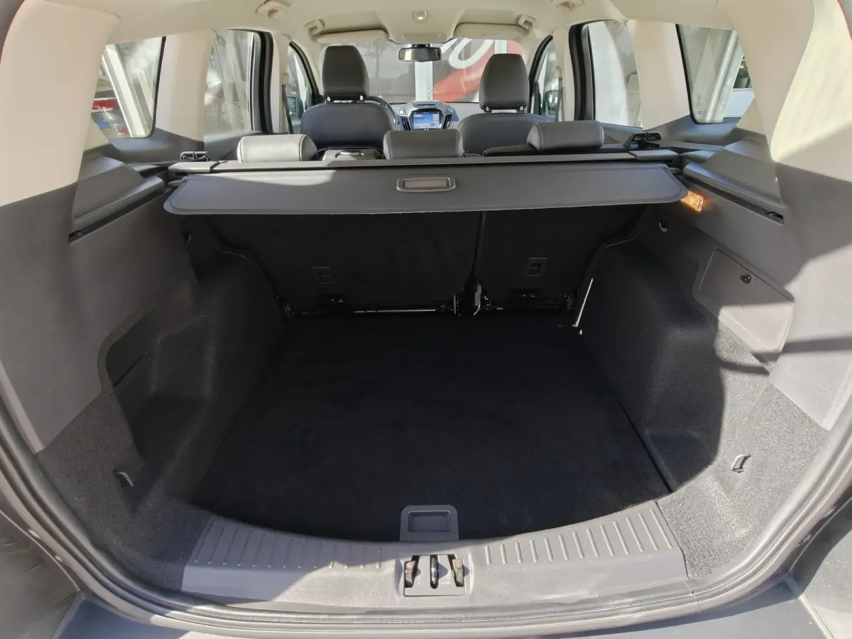 1.5 EcoBoost Titanium / Keyless / Trekhaak (2000kg) / Navi / Carplay