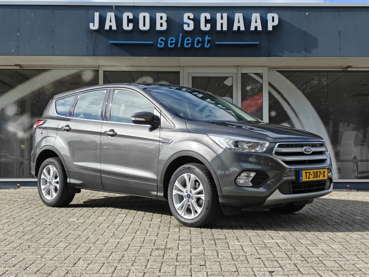 1.5 EcoBoost Titanium / Keyless / Trekhaak (2000kg) / Navi / Carplay