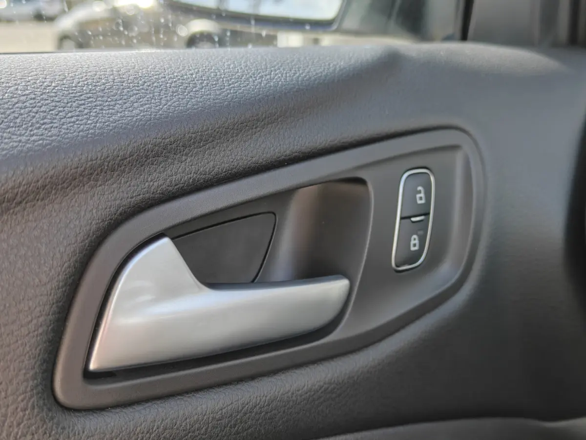 1.5 EcoBoost Titanium / Keyless / Trekhaak (2000kg) / Navi / Carplay