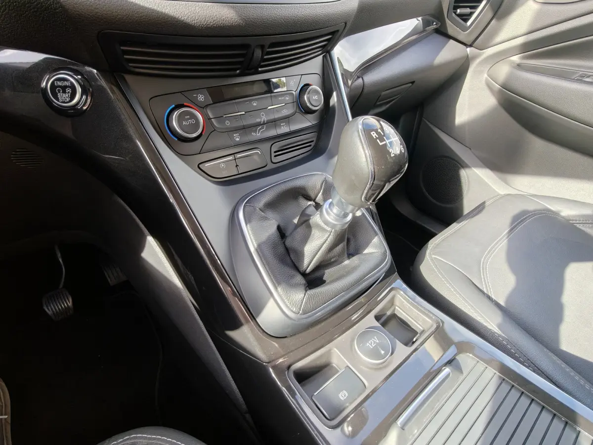 1.5 EcoBoost Titanium / Keyless / Trekhaak (2000kg) / Navi / Carplay