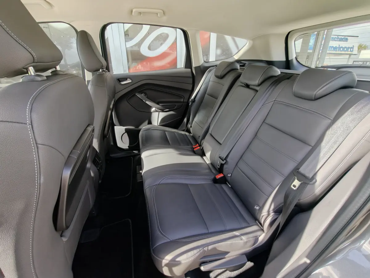 1.5 EcoBoost Titanium / Keyless / Trekhaak (2000kg) / Navi / Carplay