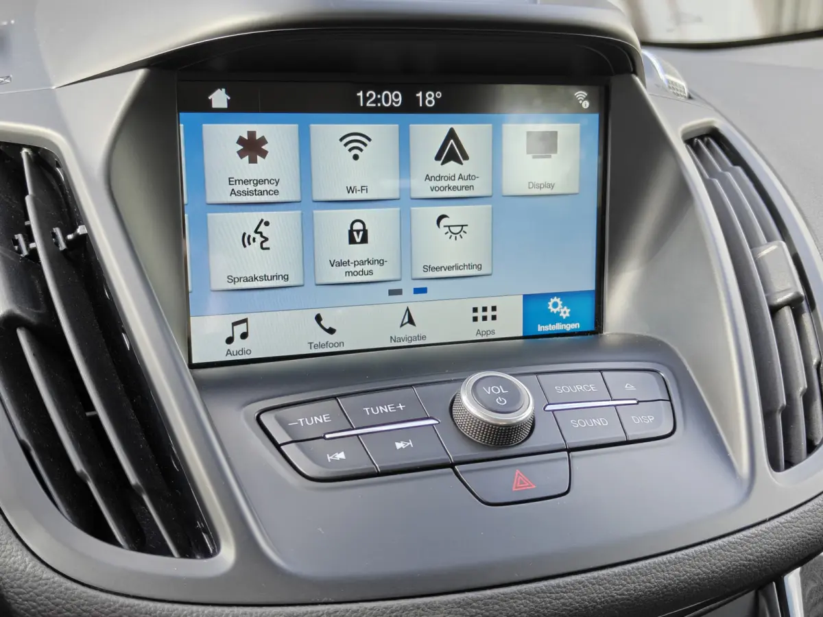 1.5 EcoBoost Titanium / Keyless / Trekhaak (2000kg) / Navi / Carplay
