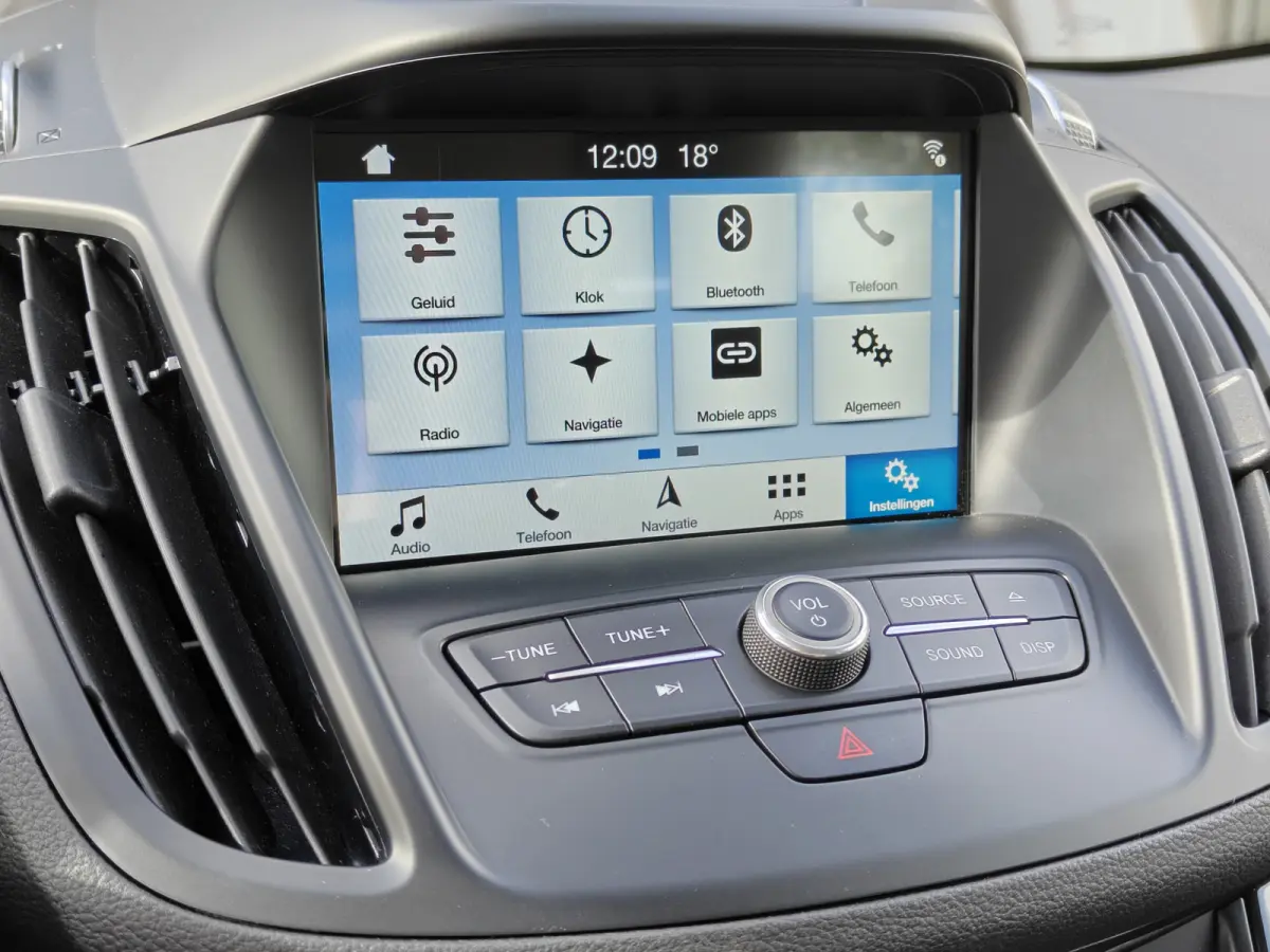1.5 EcoBoost Titanium / Keyless / Trekhaak (2000kg) / Navi / Carplay