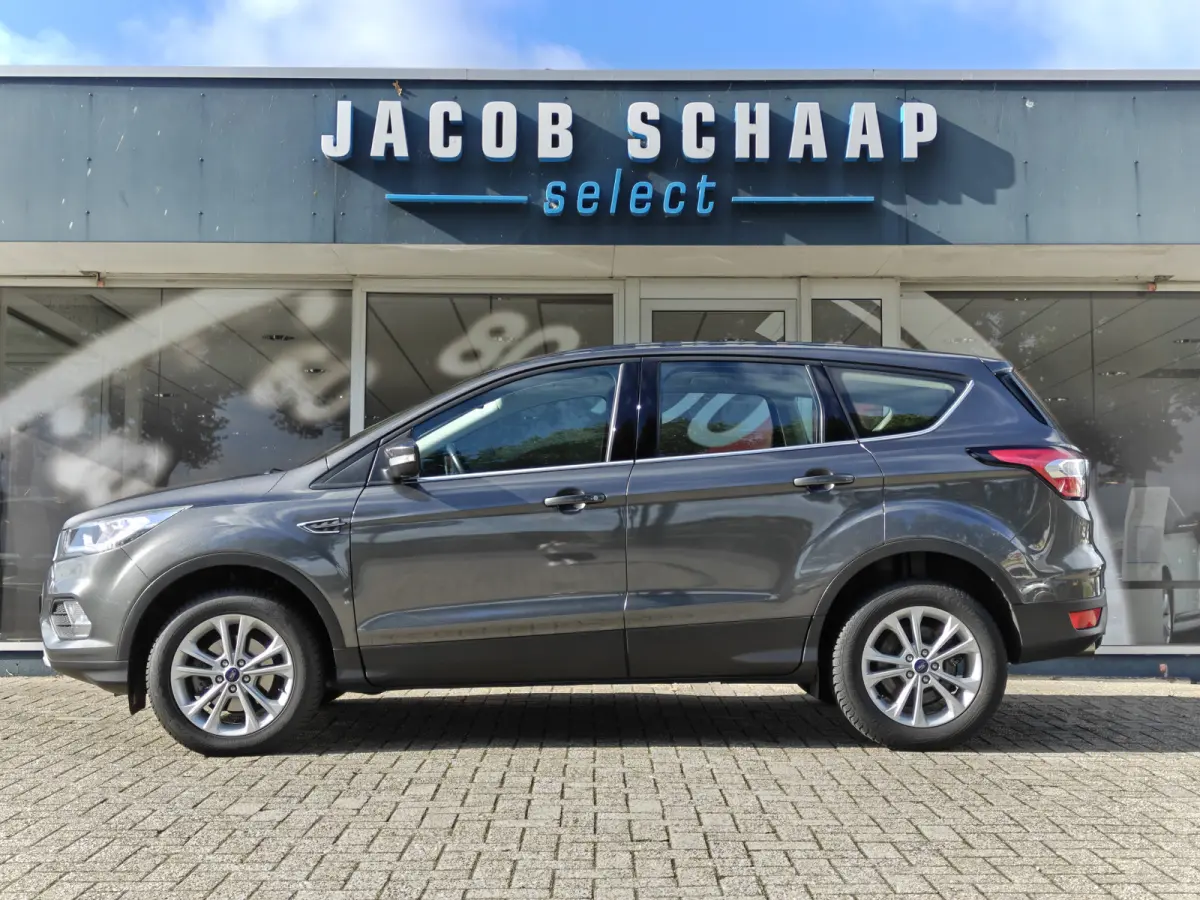 1.5 EcoBoost Titanium / Keyless / Trekhaak (2000kg) / Navi / Carplay