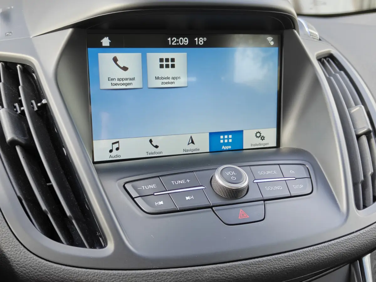 1.5 EcoBoost Titanium / Keyless / Trekhaak (2000kg) / Navi / Carplay