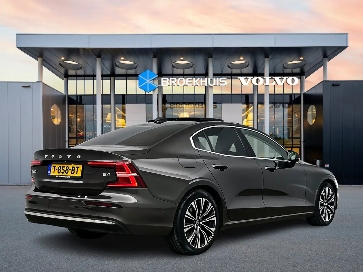 B4 Plus Bright | 18" | Geventileerd Nappa | Panoramadak | Harman Kardon | Trekhaak | 360 Camera | Full LED | Parkeerverwarming | Elektr. verst. Stoelen
