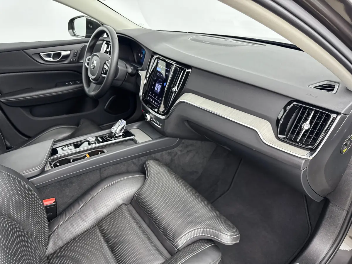 B4 Plus Bright | 18" | Geventileerd Nappa | Panoramadak | Harman Kardon | Trekhaak | 360 Camera | Full LED | Parkeerverwarming | Elektr. verst. Stoelen