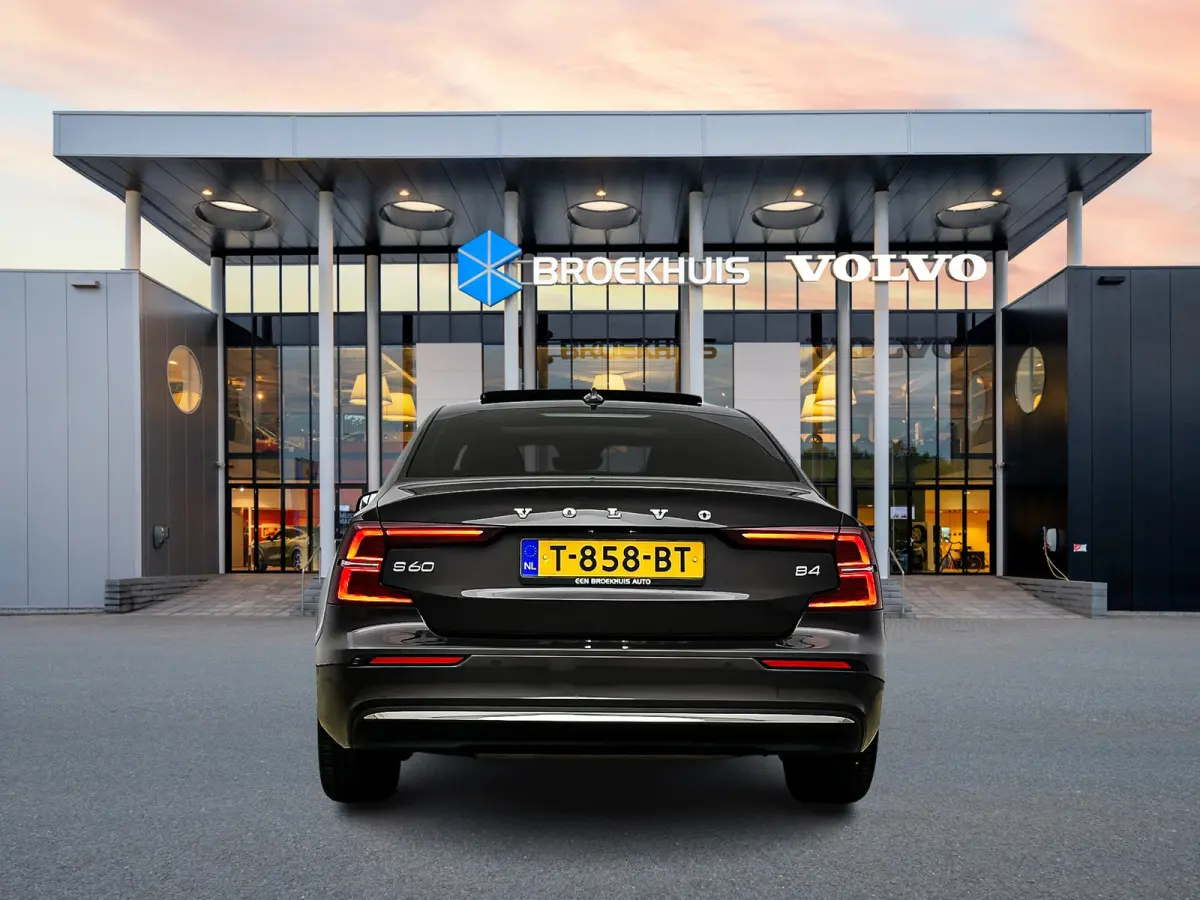 B4 Plus Bright | 18" | Geventileerd Nappa | Panoramadak | Harman Kardon | Trekhaak | 360 Camera | Full LED | Parkeerverwarming | Elektr. verst. Stoelen