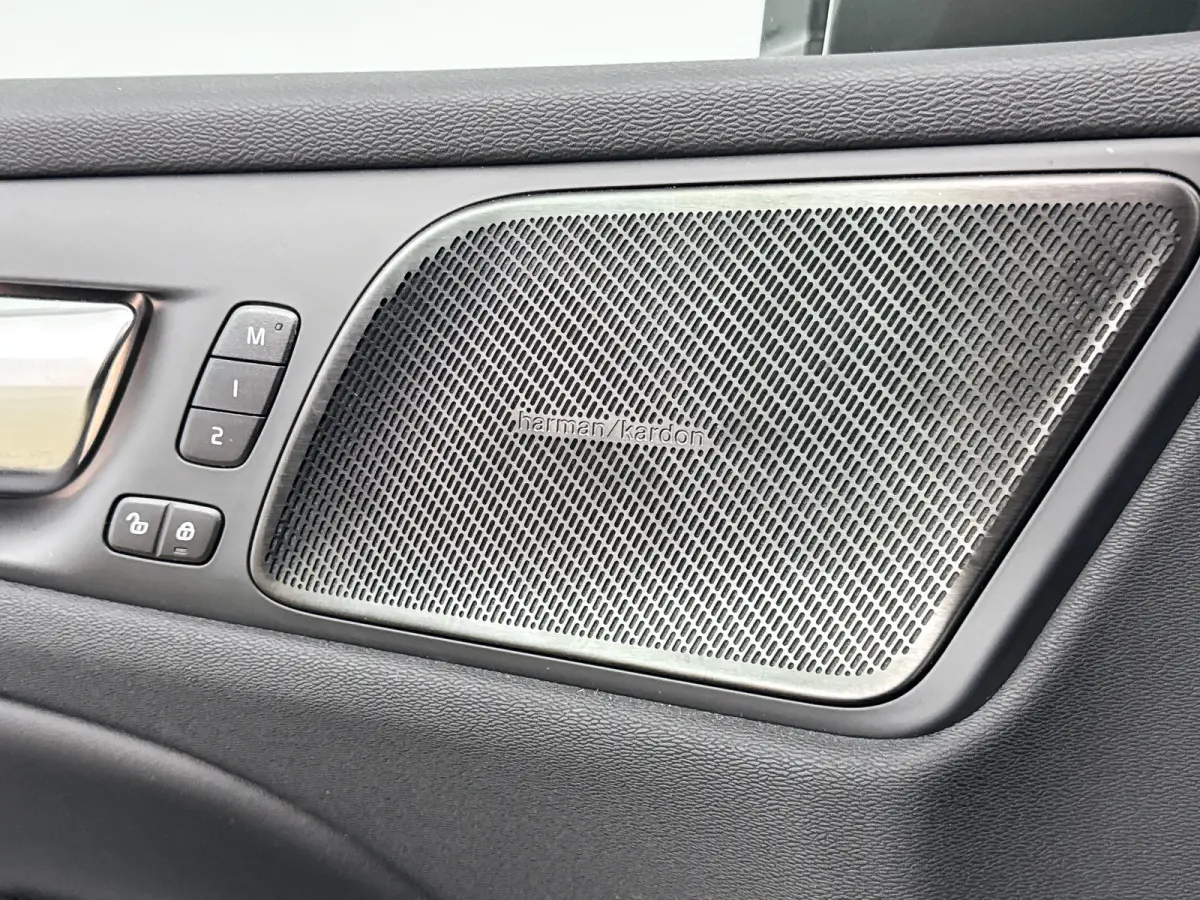 B4 Plus Bright | 18" | Geventileerd Nappa | Panoramadak | Harman Kardon | Trekhaak | 360 Camera | Full LED | Parkeerverwarming | Elektr. verst. Stoelen