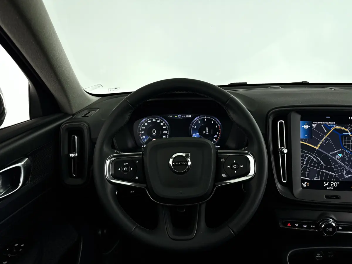 T2 Momentum | Parkeercamera | Stoel- en Stuurverwarming | Cruise control