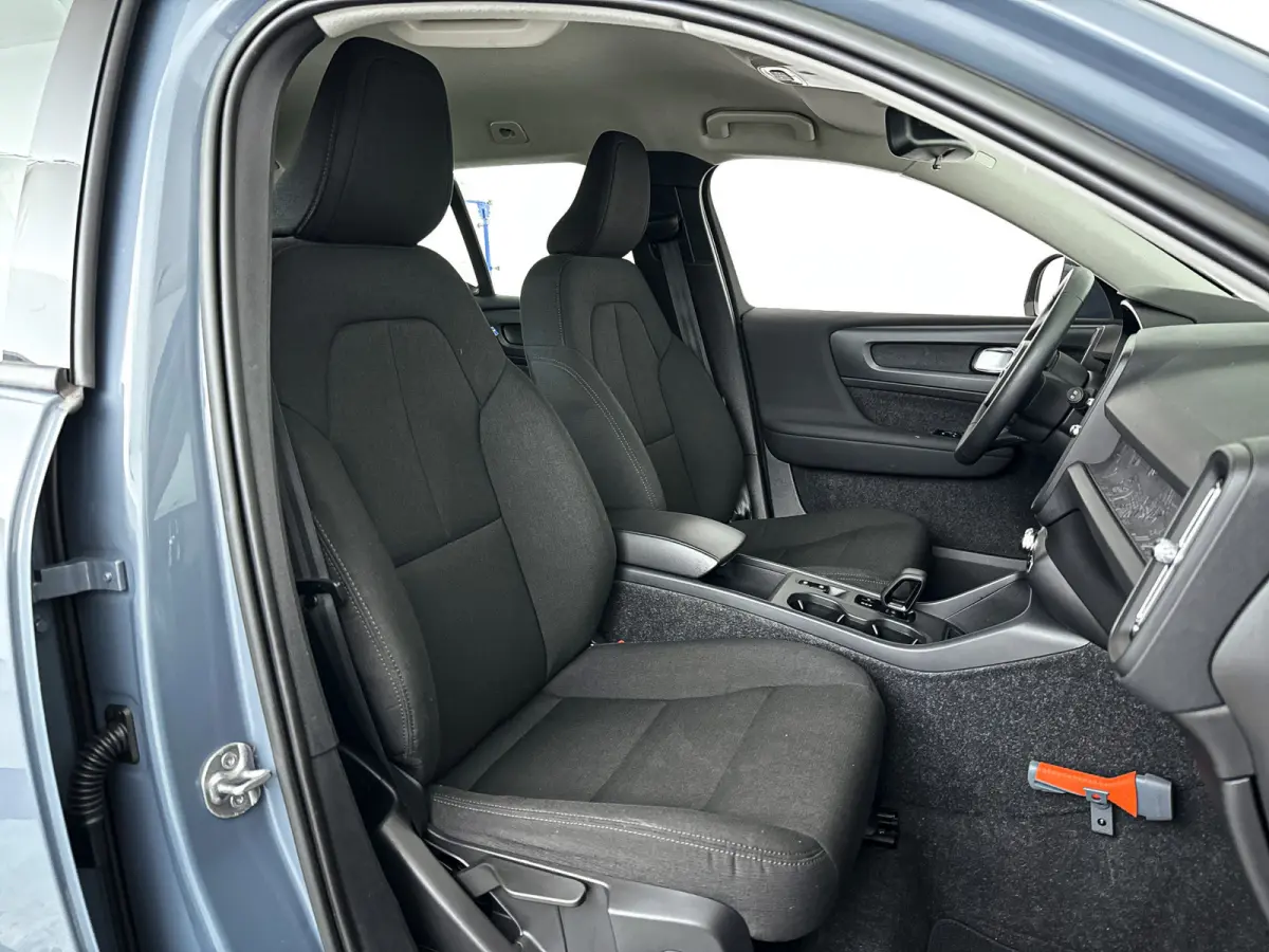 T2 Momentum | Parkeercamera | Stoel- en Stuurverwarming | Cruise control