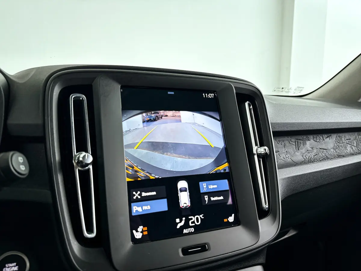 T2 Momentum | Parkeercamera | Stoel- en Stuurverwarming | Cruise control