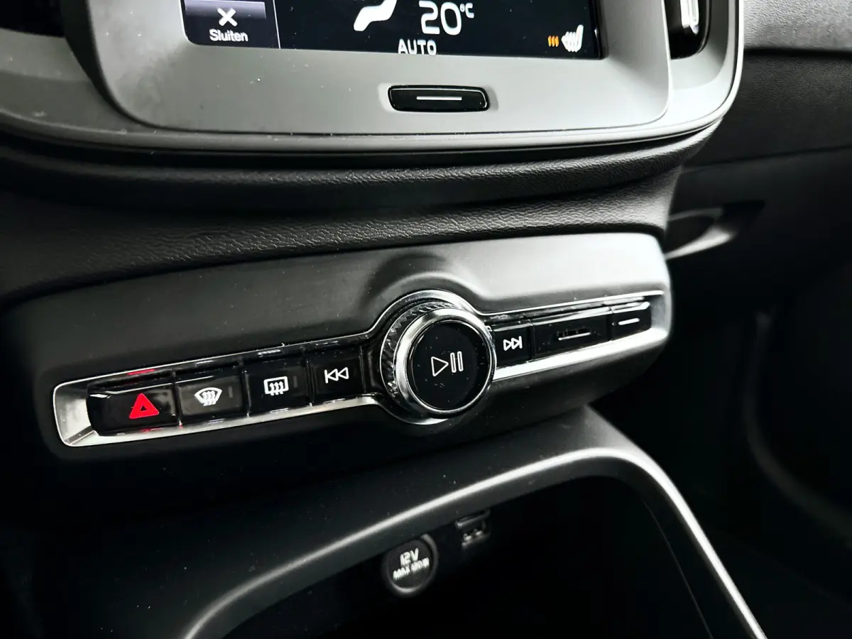 T2 Momentum | Parkeercamera | Stoel- en Stuurverwarming | Cruise control