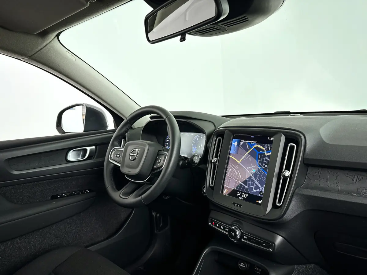 T2 Momentum | Parkeercamera | Stoel- en Stuurverwarming | Cruise control