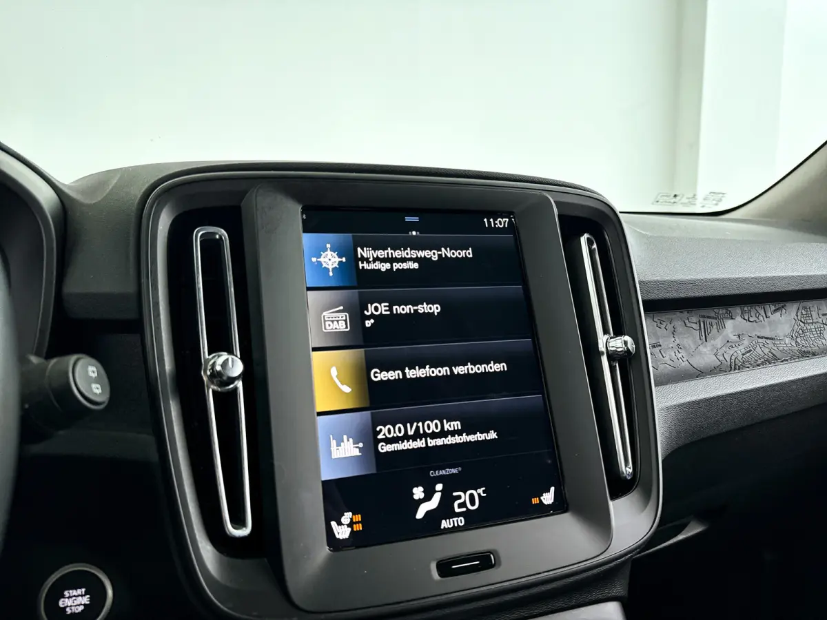 T2 Momentum | Parkeercamera | Stoel- en Stuurverwarming | Cruise control