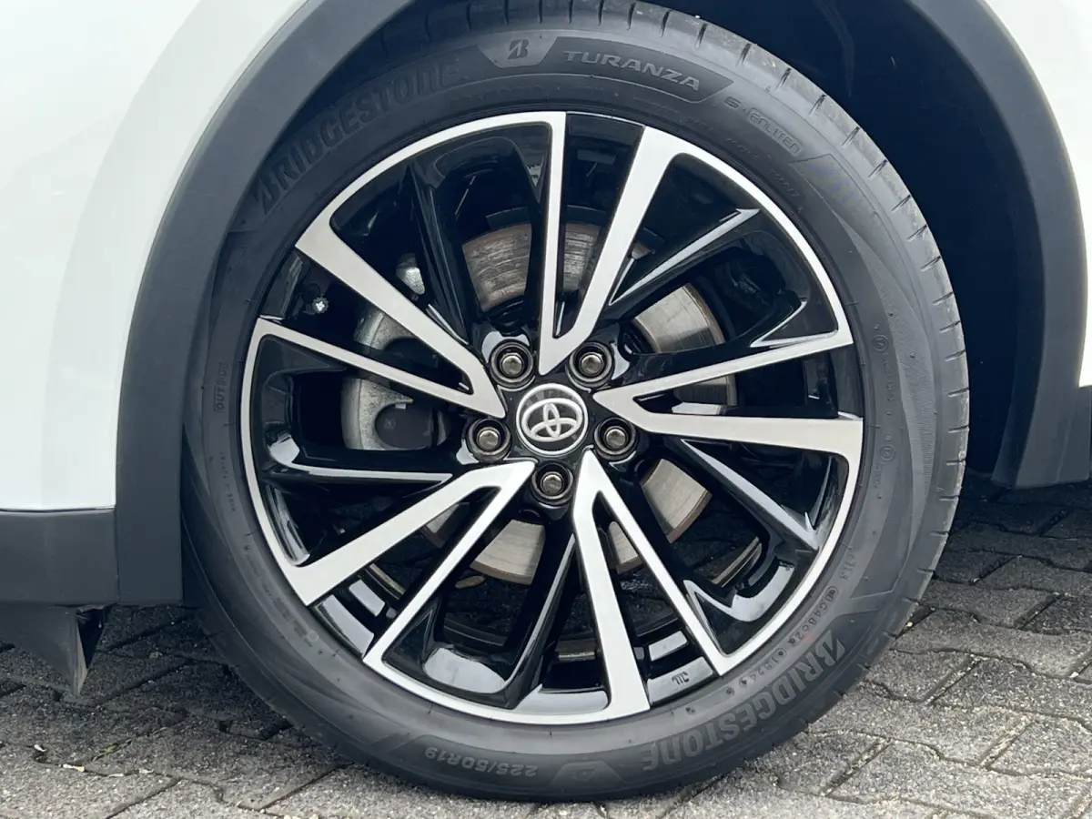 2.0 Plug-in Hybrid 220 Executive | JBL | ACC | Premium LED | Camera