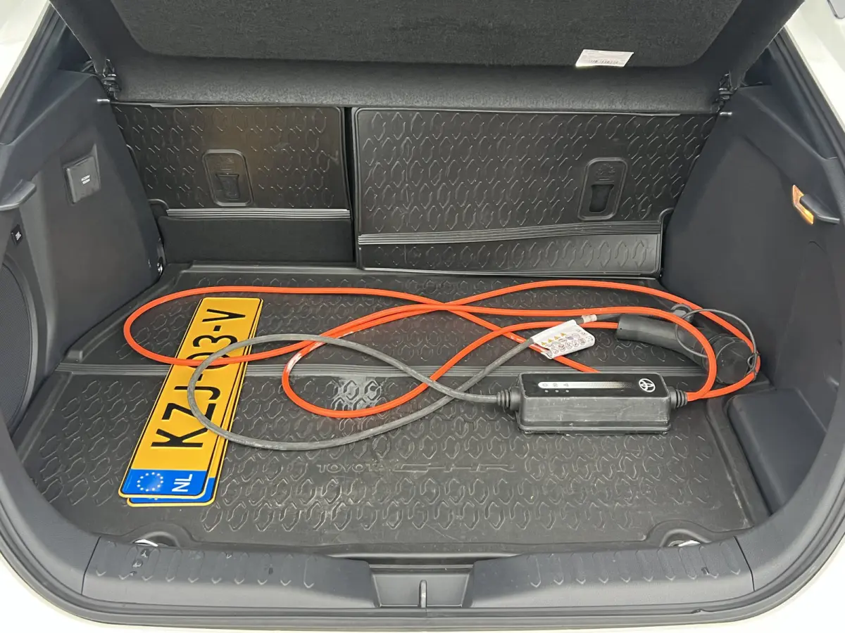 2.0 Plug-in Hybrid 220 Executive | JBL | ACC | Premium LED | Camera