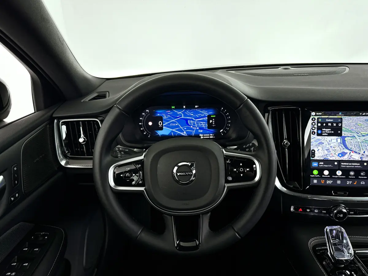 T8 Plug-in hybrid AWD Plus Dark | 360° camera | Harman Kardon | Stoel- en stuurverwarming | Trekhaak