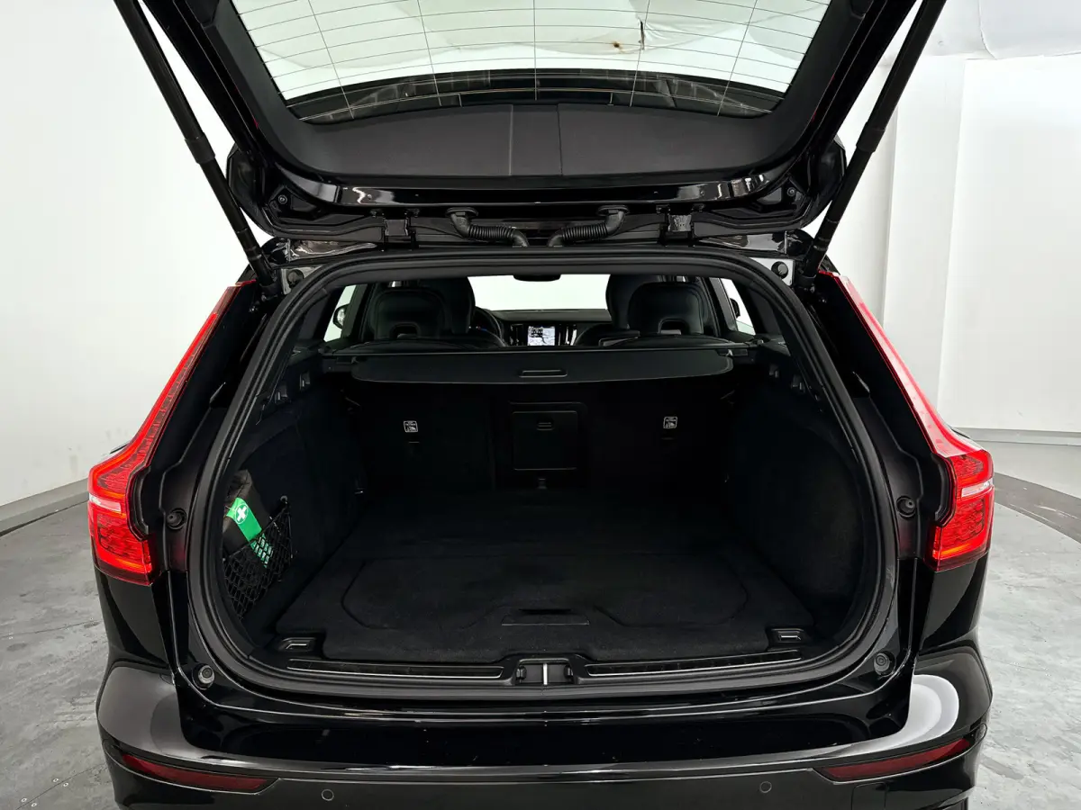 T8 Plug-in hybrid AWD Plus Dark | 360° camera | Harman Kardon | Stoel- en stuurverwarming | Trekhaak