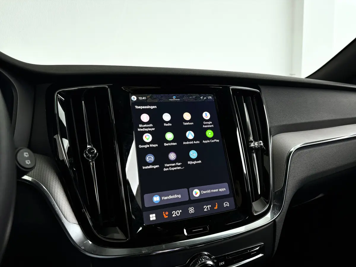 T8 Plug-in hybrid AWD Plus Dark | 360° camera | Harman Kardon | Stoel- en stuurverwarming | Trekhaak
