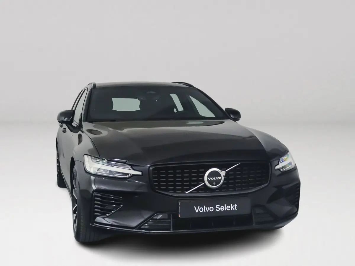 T8 Plug-in hybrid AWD Plus Dark | 360° camera | Harman Kardon | Stoel- en stuurverwarming | Trekhaak