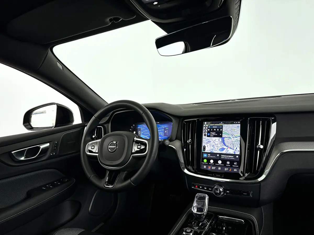 T8 Plug-in hybrid AWD Plus Dark | 360° camera | Harman Kardon | Stoel- en stuurverwarming | Trekhaak