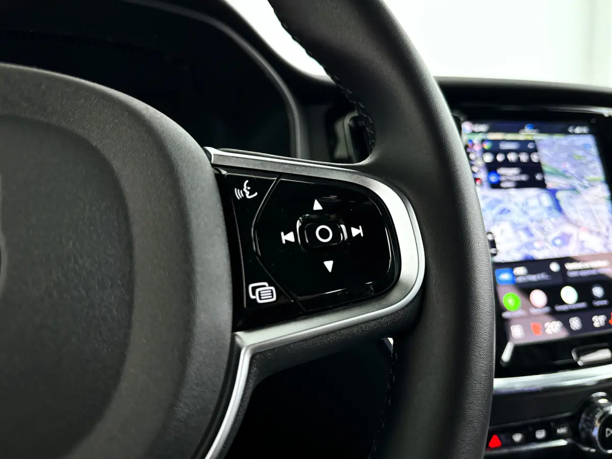 T8 Plug-in hybrid AWD Plus Dark | 360° camera | Harman Kardon | Stoel- en stuurverwarming | Trekhaak