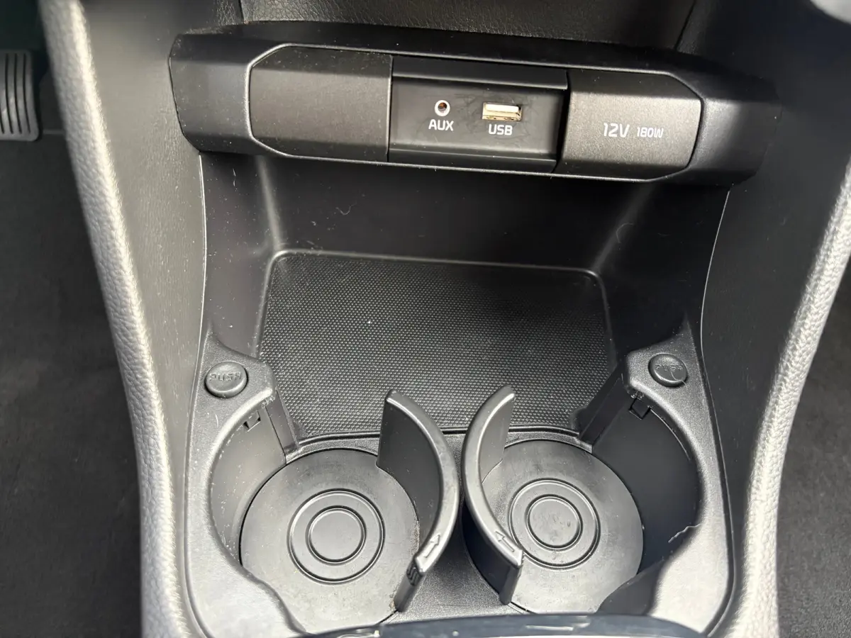 1.0 CVVT Design Edition |AIRCO| ELEKTRISCHE RAMEN VOOR| APPLE CARPLAY| ANDROIDAUTO| LICHTMETALEN VELGEN 16''|