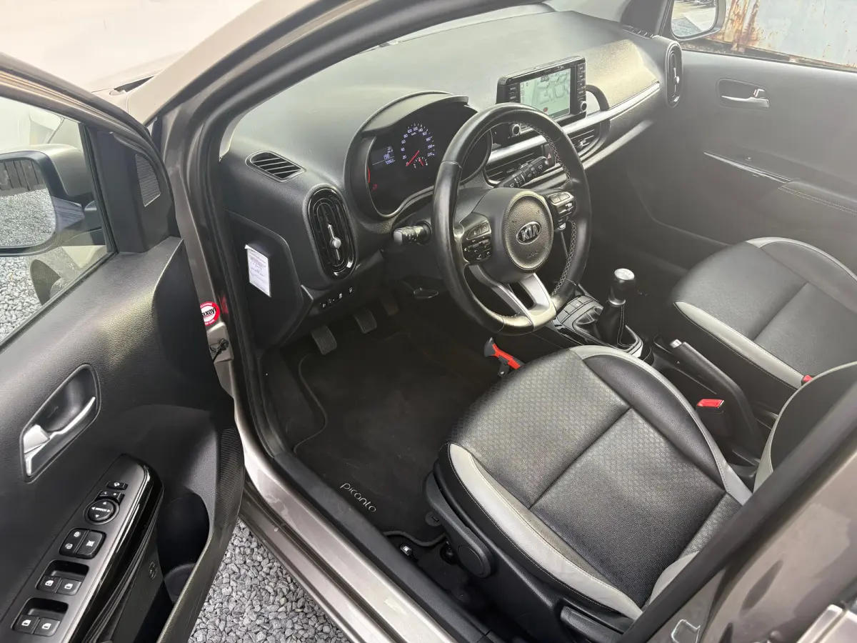1.0 CVVT Design Edition |AIRCO| ELEKTRISCHE RAMEN VOOR| APPLE CARPLAY| ANDROIDAUTO| LICHTMETALEN VELGEN 16''|