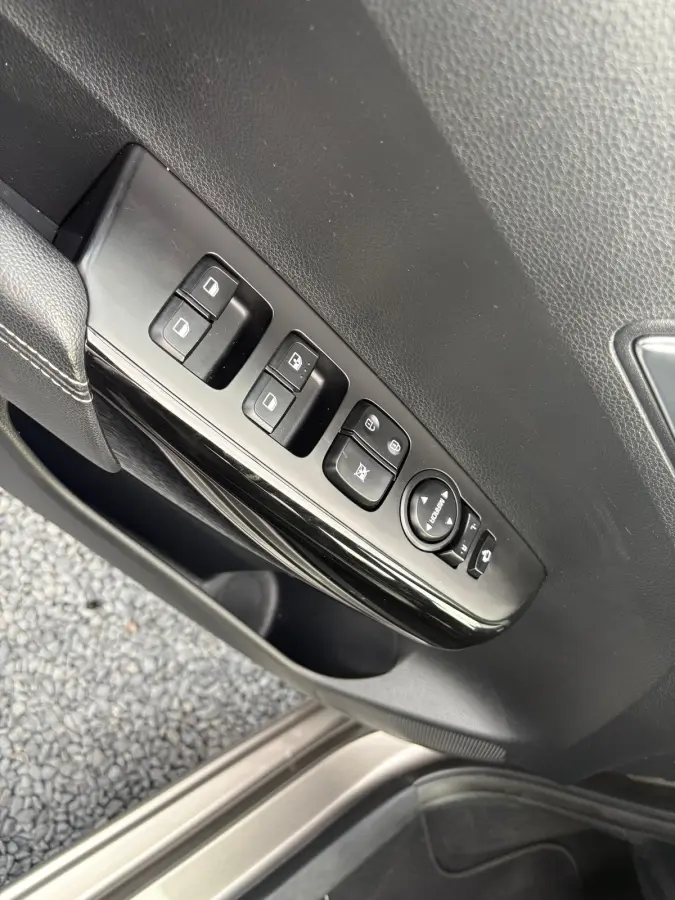 1.0 CVVT Design Edition |AIRCO| ELEKTRISCHE RAMEN VOOR| APPLE CARPLAY| ANDROIDAUTO| LICHTMETALEN VELGEN 16''|