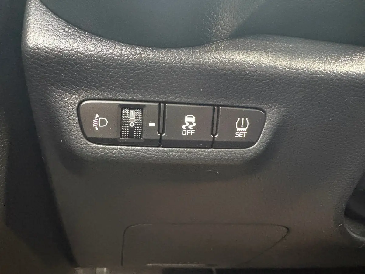 1.0 CVVT Design Edition |AIRCO| ELEKTRISCHE RAMEN VOOR| APPLE CARPLAY| ANDROIDAUTO| LICHTMETALEN VELGEN 16''|