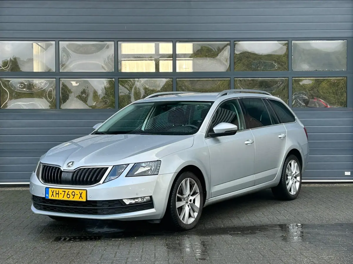 1.5 TSI GREENTECH AMBITION BUSINESS I ADAPTIVE CRUISE CONTROL I APPLE CARPLAY I CLIMATE CONTROL
